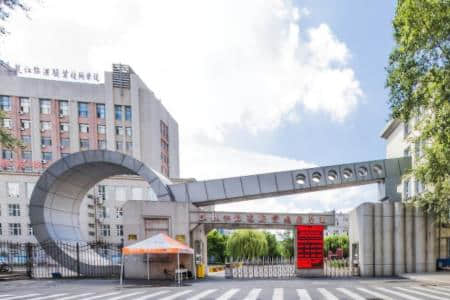 黑龙江旅游职业技术学院是公办还是民办大学？